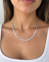 Conjunto Oval sendo usado pela modelo (foto 8)